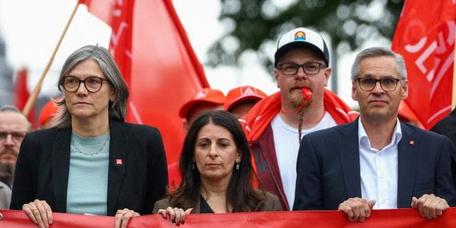 Crise de l’automobile en Allemagne : des dizaines de milliers de salariés mobilisés pour défendre leurs emplois