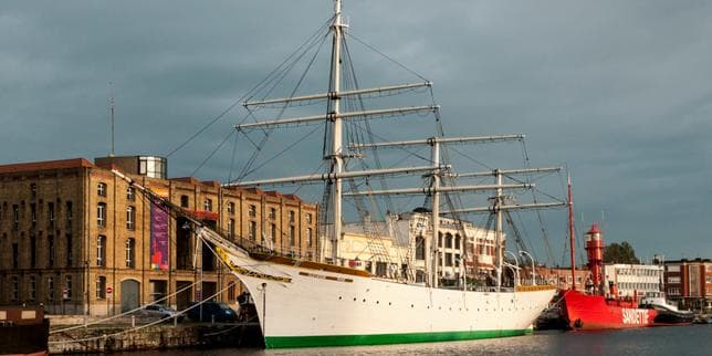 Au Port Center de Dunkerque, embarquement pour la mondialisation
