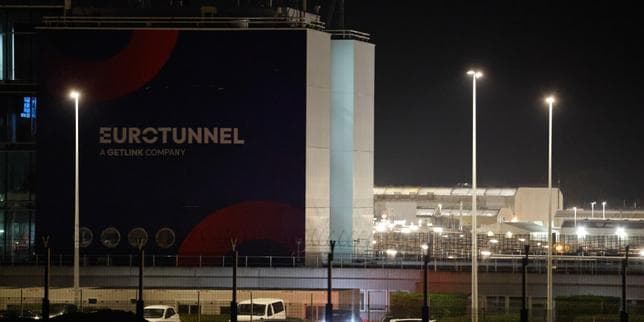 Accident à l’entrée du tunnel sous la Manche : le conducteur du minibus qui a percuté un train à l’arrêt, faisant 19 blessés, était « expérimenté »