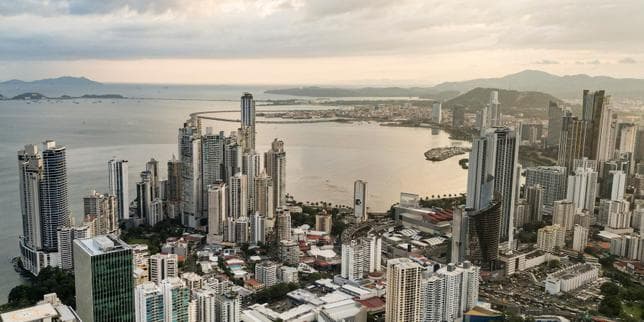 L’UE retire le Panama et le Vietnam de sa liste noire des paradis fiscaux, compte tenu de progrès sur la transparence financière