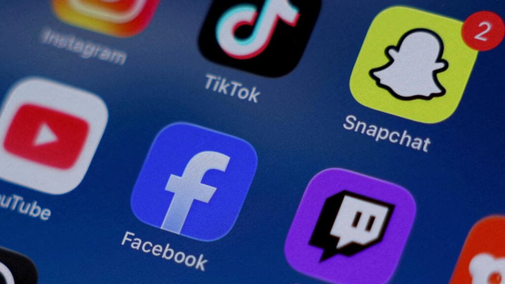 Réseaux sociaux en France : une loi pour interdire l'accès aux moins de 15 ans