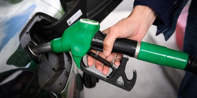 « Là, j’ai dit non, c’est trop cher » : l’augmentation des prix de l’essence met les budgets sous pression