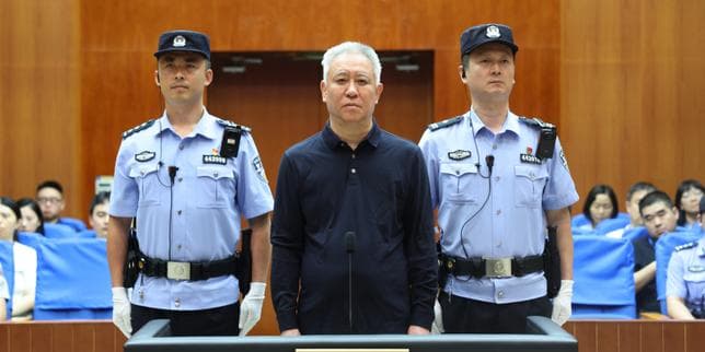Xu Jiayin, l’ex-patron chinois du géant de l’immobilier Evergrande, condamné à la prison à vie