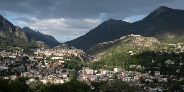 Briançon, haut lieu des JO 2030 dans les Alpes, au cœur des questionnements sur l’avenir de la montagne