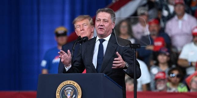 Le patron d’Audi critiqué après l’annonce de la construction d’une usine aux Etats-Unis lors d’un meeting de Trump