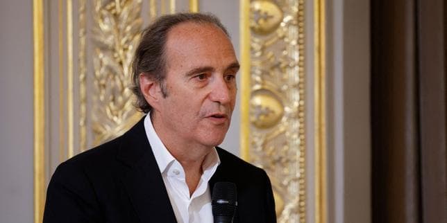 Xavier Niel investit 5,1 milliards d’euros pour devenir premier actionnaire de Vodafone