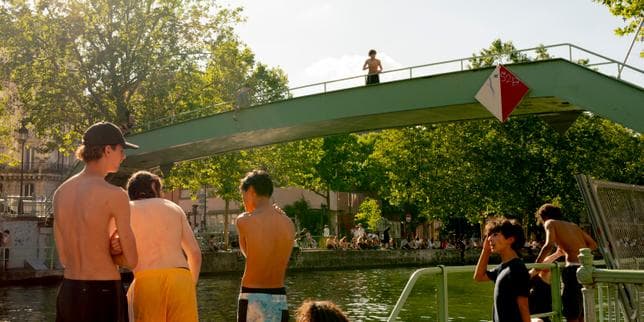 Les canicules plus précoces et plus intenses poussent à intensifier la baignade dans le Grand Paris