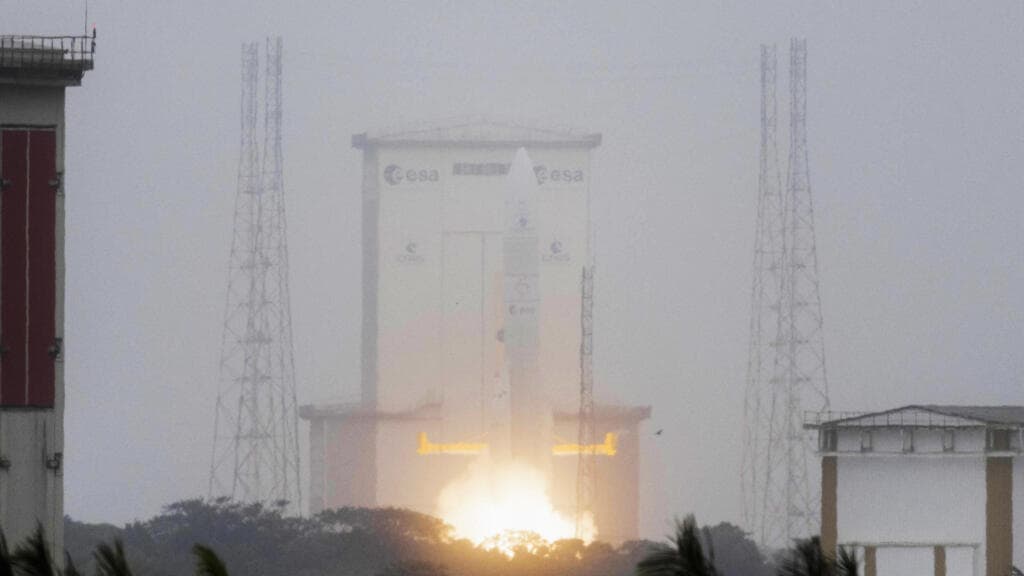Avec son premier sommet international à Paris, l'Europe cherche sa place dans la course spatiale