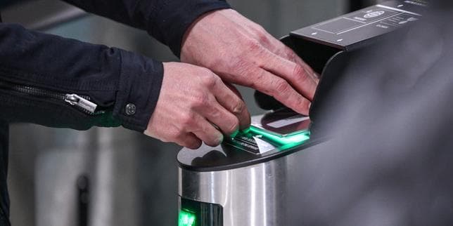 Enorme bazar dans les aéroports européens : « En ce moment, par endroits, il faut cinq heures pour passer le contrôle aux frontières ! »