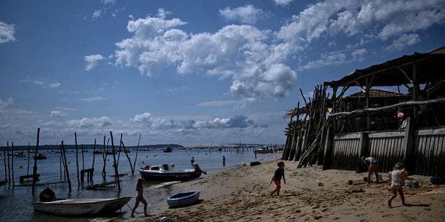 Après les incendies, la Gironde tente de sauver sa saison touristique