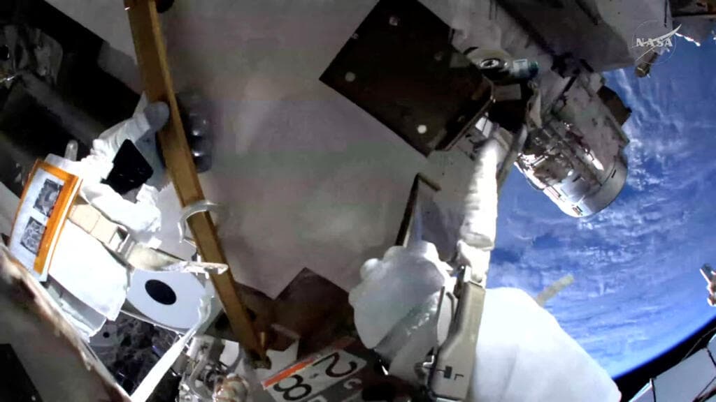 En direct : la Française Sophie Adenot sort dans l'espace pour la deuxième fois