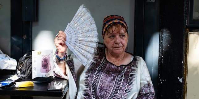 « S’ils nous avaient mis des volets, on ne souffrirait pas comme ça » : la canicule à La Courneuve et à Saint-Denis, entre colère, débrouille et entraide