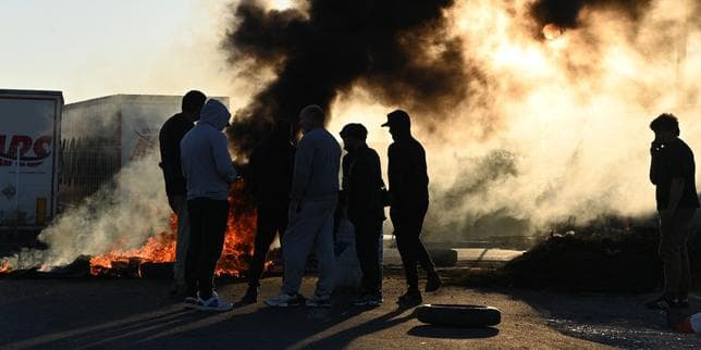 « Les choix économiques dépendent bien souvent des échéances électorales. Or, les politiques le savent, il n’y a jamais loin de la pompe aux urnes »