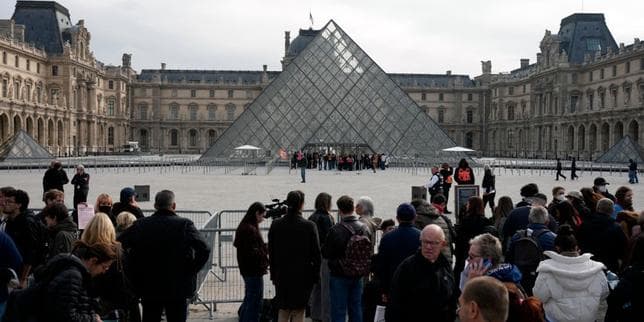 Après les violences urbaines du 17 octobre, le tourisme français craint pour son attractivité : « Mes proches au Brésil m’ont dit de ne pas aller à Paris »