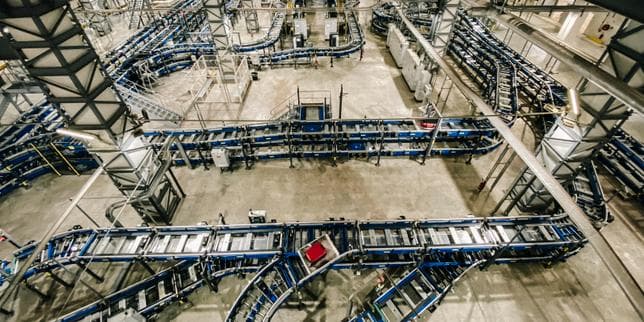 Dans les coulisses des aéroports, la bataille contre le fléau des bagages perdus
