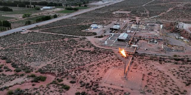 A Vaca Muerta, en Patagonie, l’eldorado du pétrole argentin attire des milliers de travailleurs rêvant d’une vie meilleure, sans égard pour l’environnement