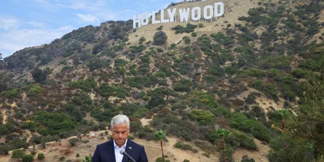 L’opposition au rachat de Warner par Paramount s’amplifie, avec les tentatives de blocage du syndicat des scénaristes et de 12 Etats américains