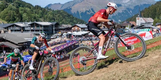 En Savoie, des montagnes saturées d’activités pendant l’été : « On est content d’accueillir les vacanciers, mais on arrive à une limite, aussi »