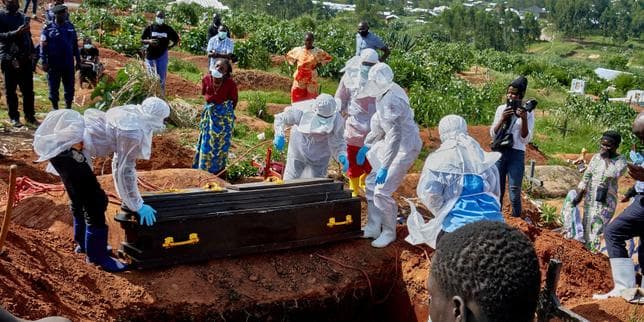 Ebola : l’épidémie a fait plus de 2 000 morts en RDC