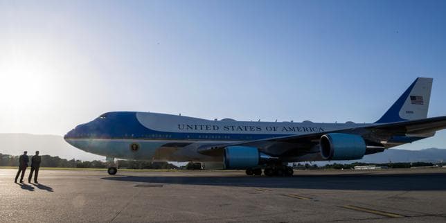 « Dernier voyage » : les États-Unis disent adieu à un Air Force One, un Boeing qatari pour le remplacer