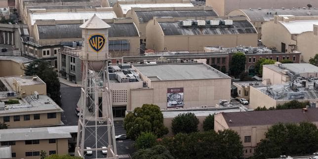Rachat de Warner par Paramount : le syndicat des scénaristes américains s’y oppose, tout comme douze Etats américains