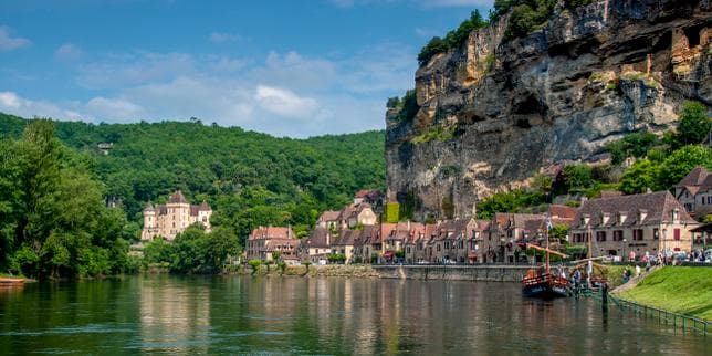 Où acheter pour habiter dans l’un des Plus Beaux Villages de France ?