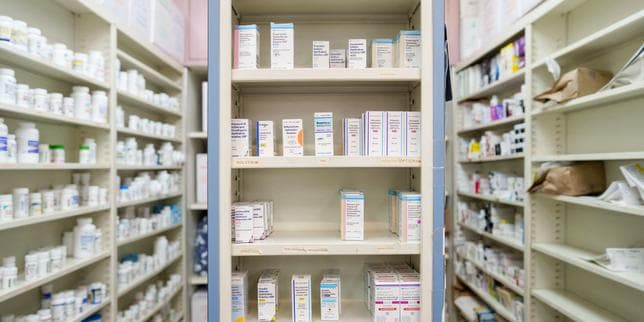 Donald Trump compte imposer des droits de douane de 100 % sur les médicaments génériques importés afin de relocaliser la production aux Etats-Unis