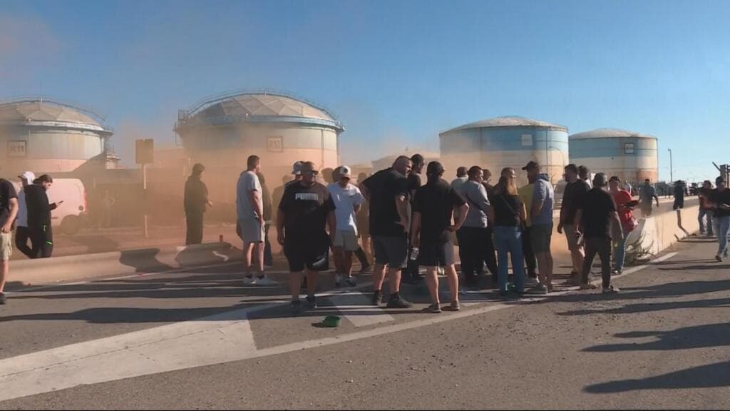 En France, la colère monte face aux prix du carburant en hausse