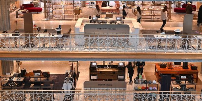 A Paris, dans les boutiques de luxe, le blues des vendeurs : « Avant, on faisait attendre le client, désormais, on l’attend toute la journée »